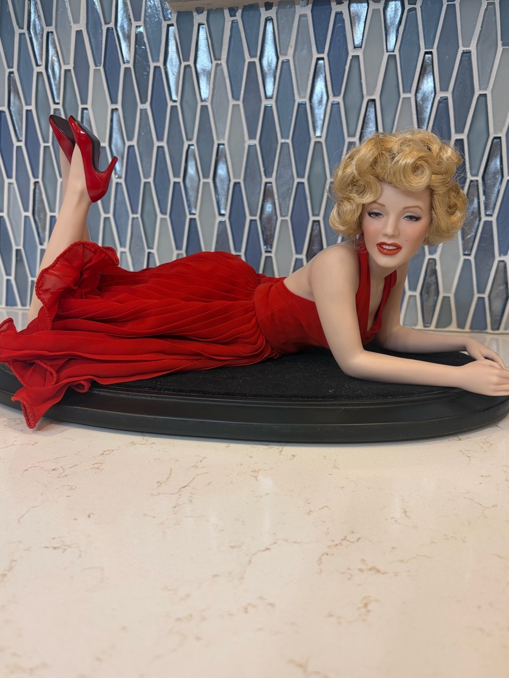💋 Marilyn Monroe 2002 Vintage Porcelain Doll